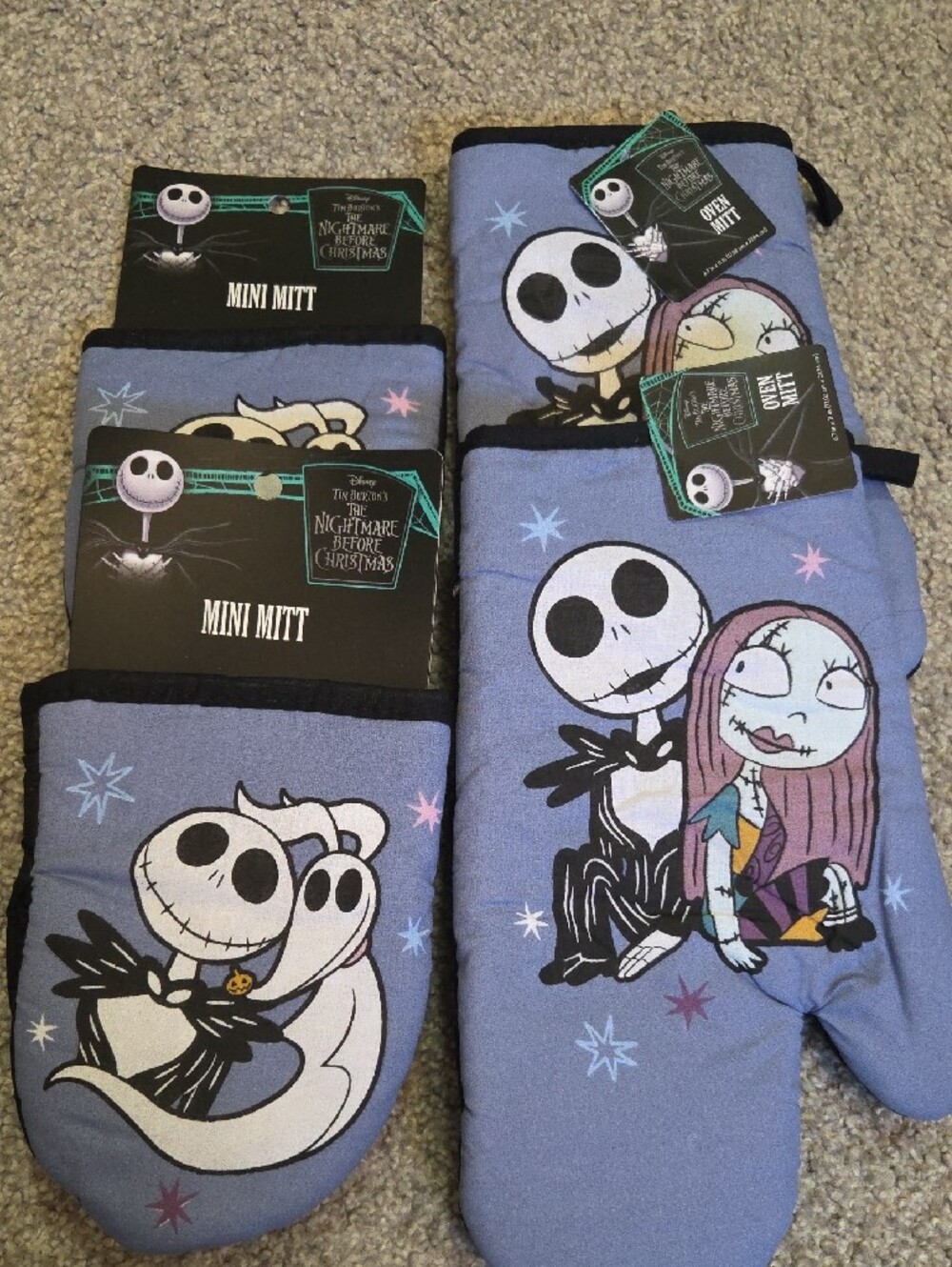 The Nightmare Before Christmas NWT 4 Piece Oven Mitt & Mini Mitt Set - Disney